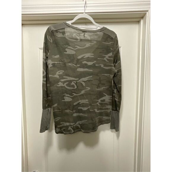 Never Worn - Splendid Camouflage Henley Button Up Top (Size L) - Picture 2 of 3